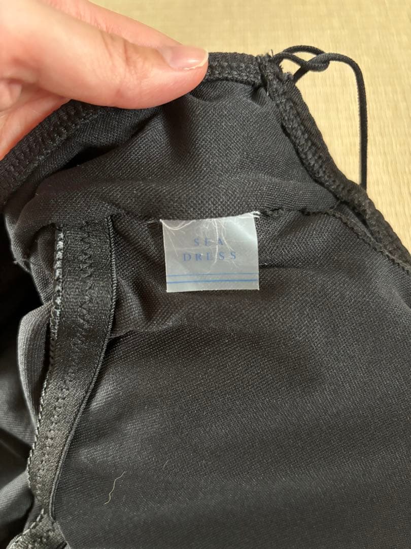 シードレス　バックオープン　水着　ブラック　新品