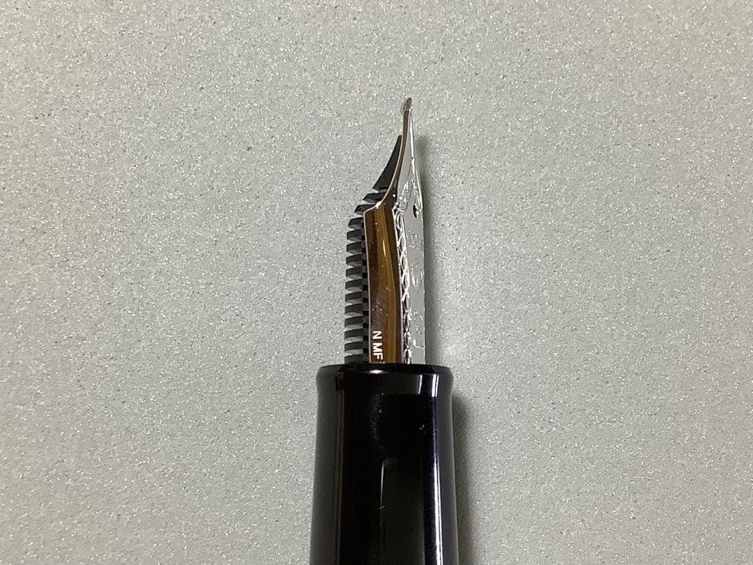 【長刀研ぎ(なぎなたとぎ)】セーラーの万年筆　プロフィット21 銀