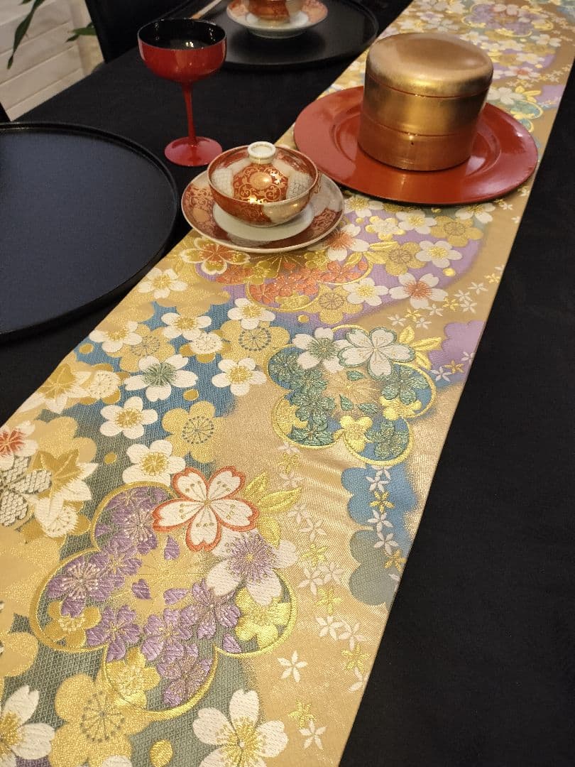 A952★逸品‼️豪華刺繍‼️ひな祭り‼️テーブルランナー2m13cm