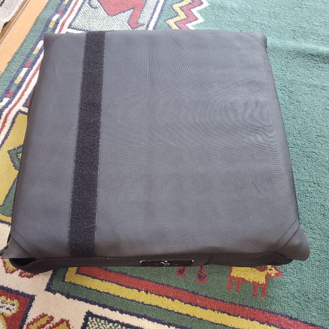 ロホ　クッション 　ロホクッション　42×42センチ少し大きいタイプ2020年製