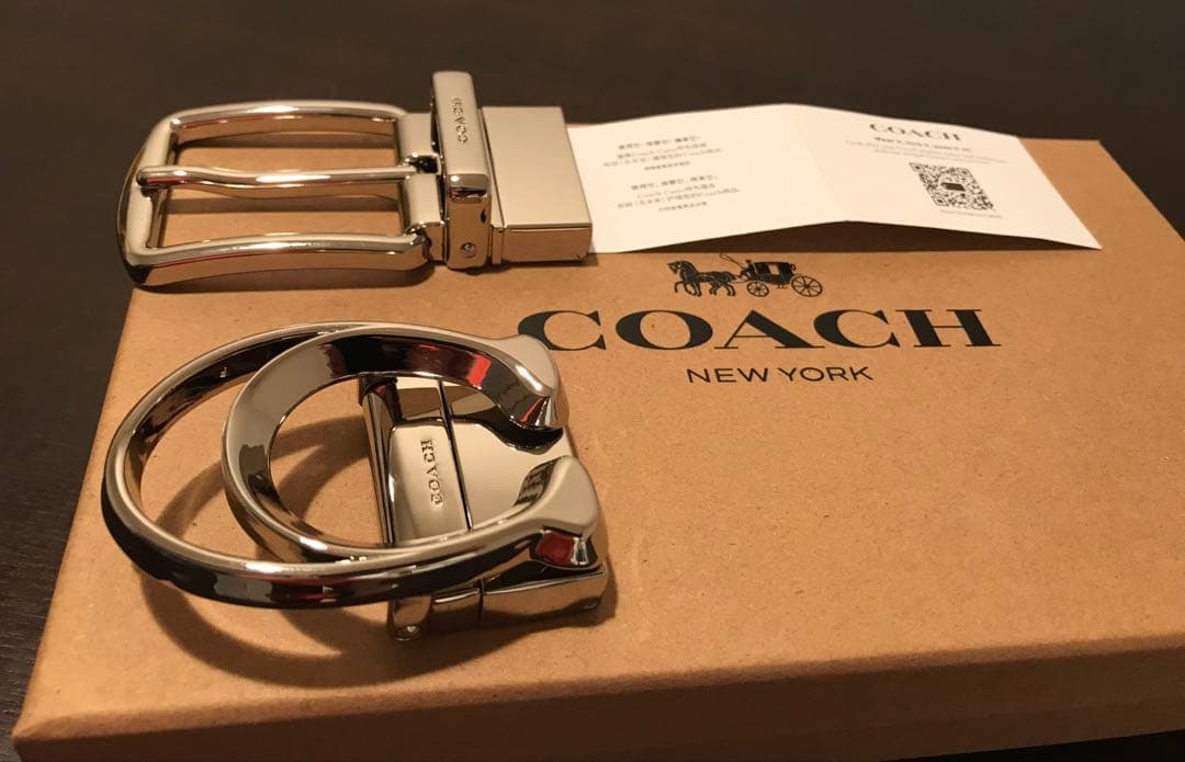 新品COACHコーチシグネチャーフリーサイズリバーシブルベルトギフト箱付き