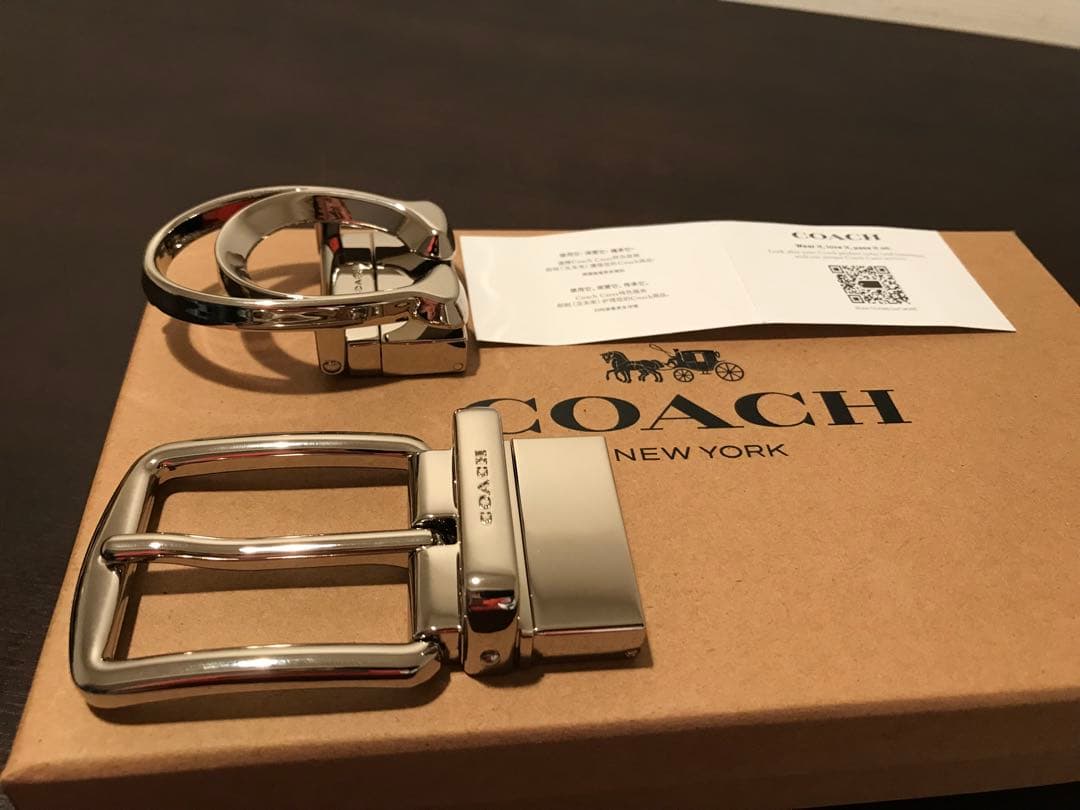 新品COACHコーチシグネチャーフリーサイズリバーシブルベルトギフト箱付き
