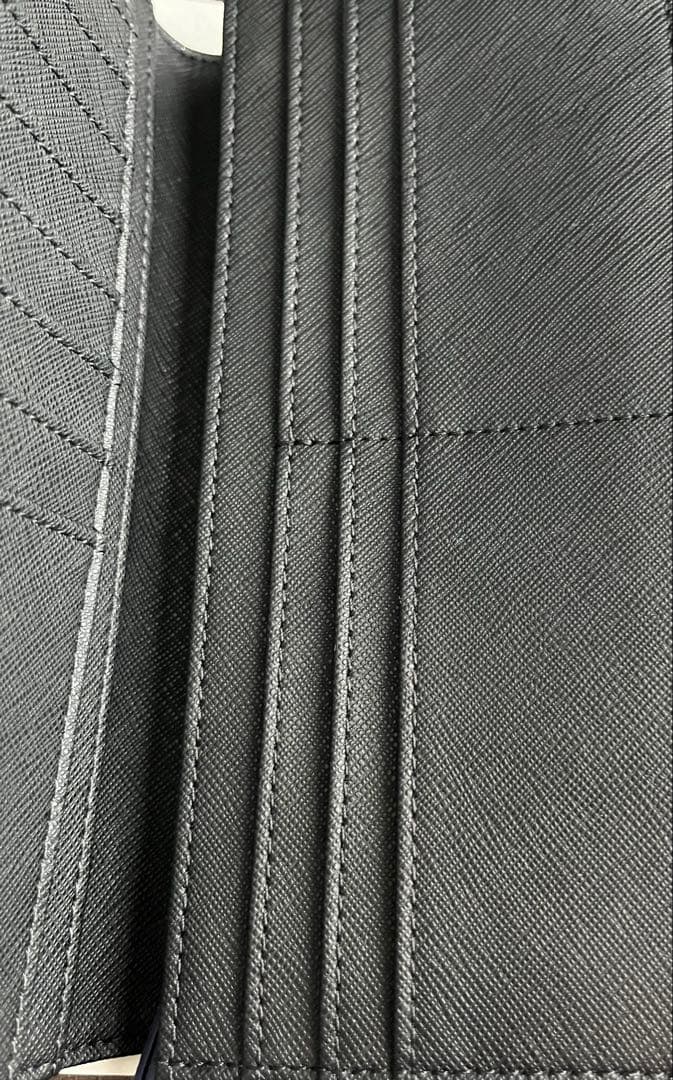 EMPORIO ARMANI エンポリオ アルマーニ 長財布 Y4R170