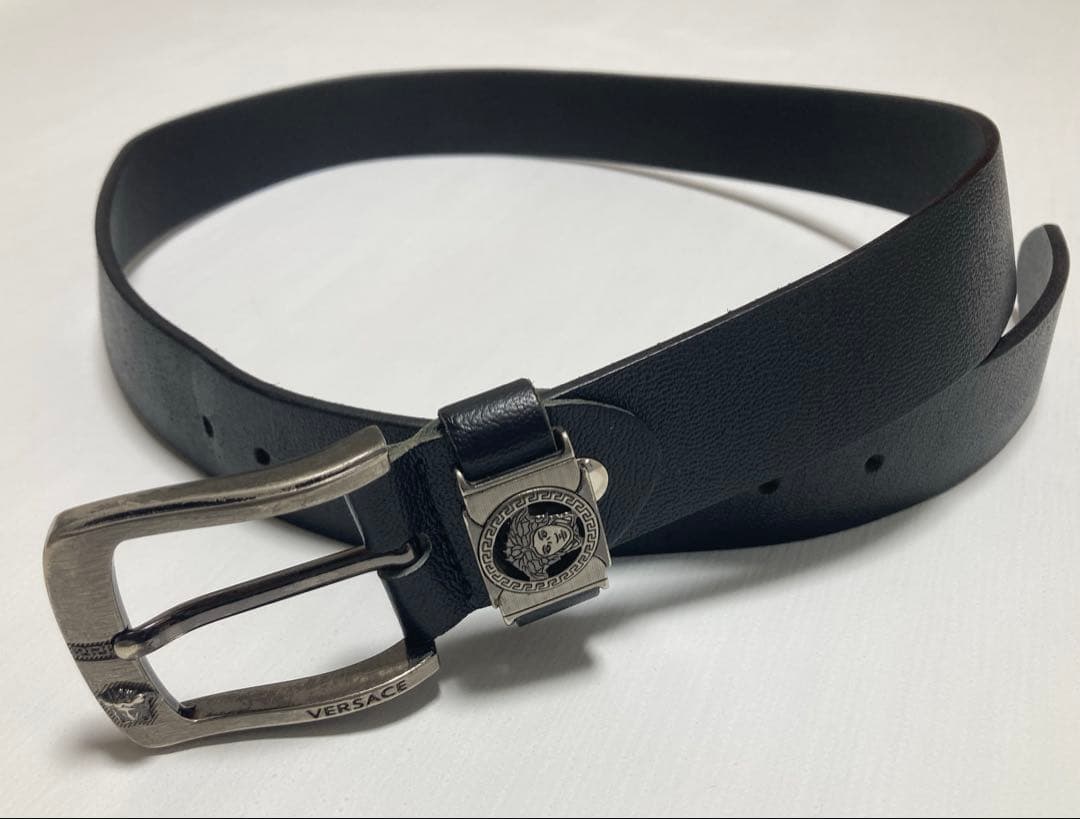 ヴェルサーチ メデューサ ベルトバックル シルバー ブラック ベルト幅約37mm