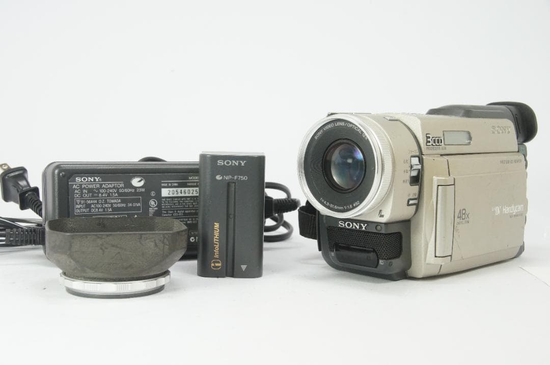 [現状品] SONY DCR-TRV900 3CCD MiniDVビデオカメラ