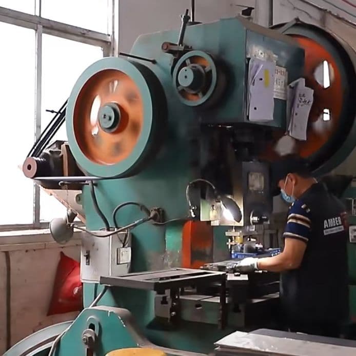 【新作】プレゼント付き67層 ダマスカス 牛刀 筋切り 包丁 VG10