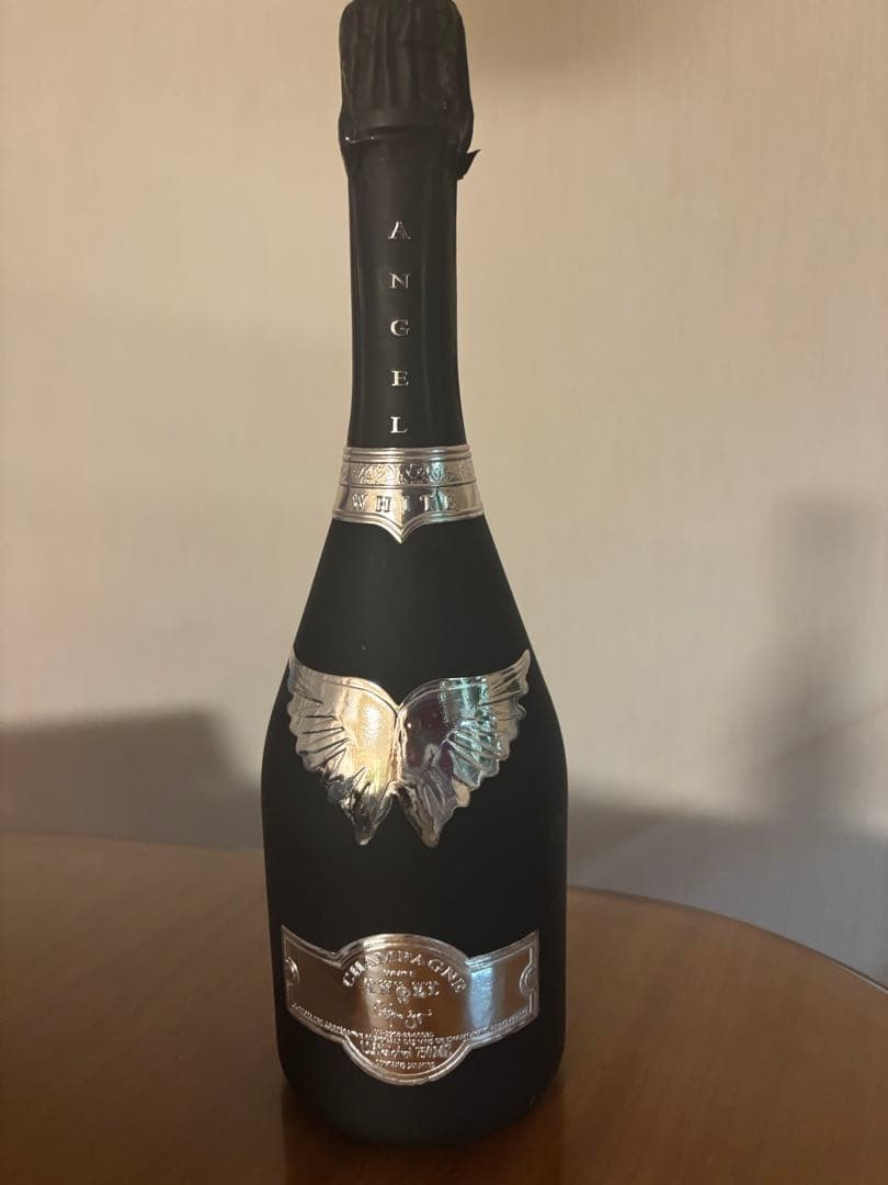 値下げ‼️ANGEL Champagne 専用ケース付き新品未開封