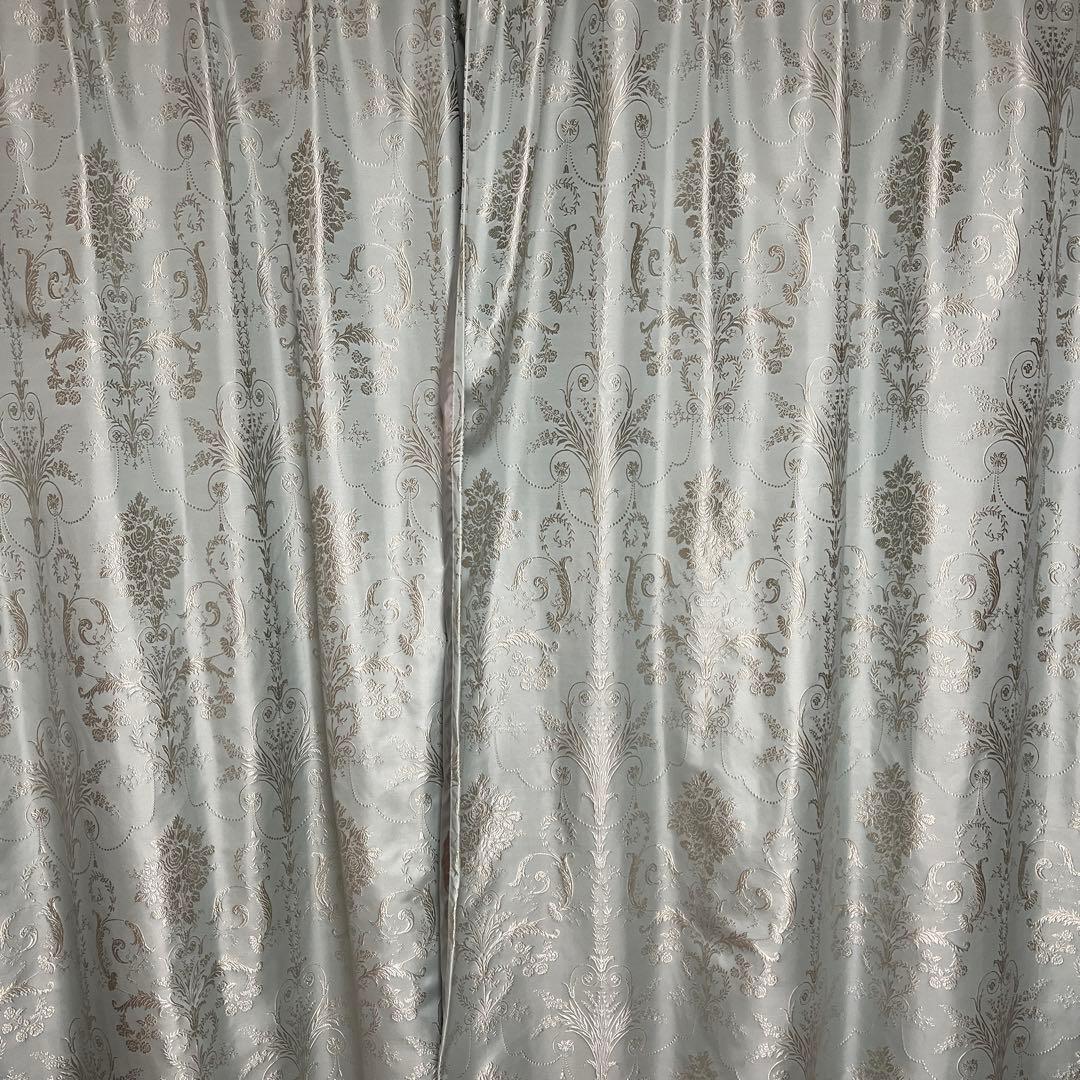 セシール　掃き出し窓用カーテン　ライトグリーン　レースカーテン付き②