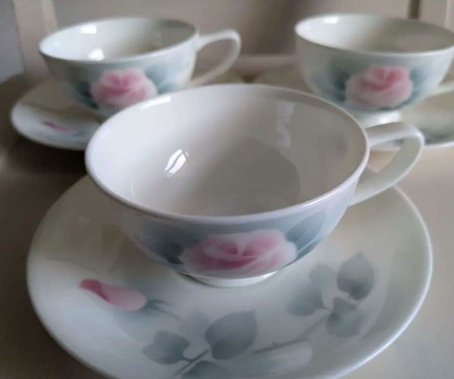 新品 レトロオールド深川 製磁 インペリアル薔薇 カップ＆ソーサー３組セット