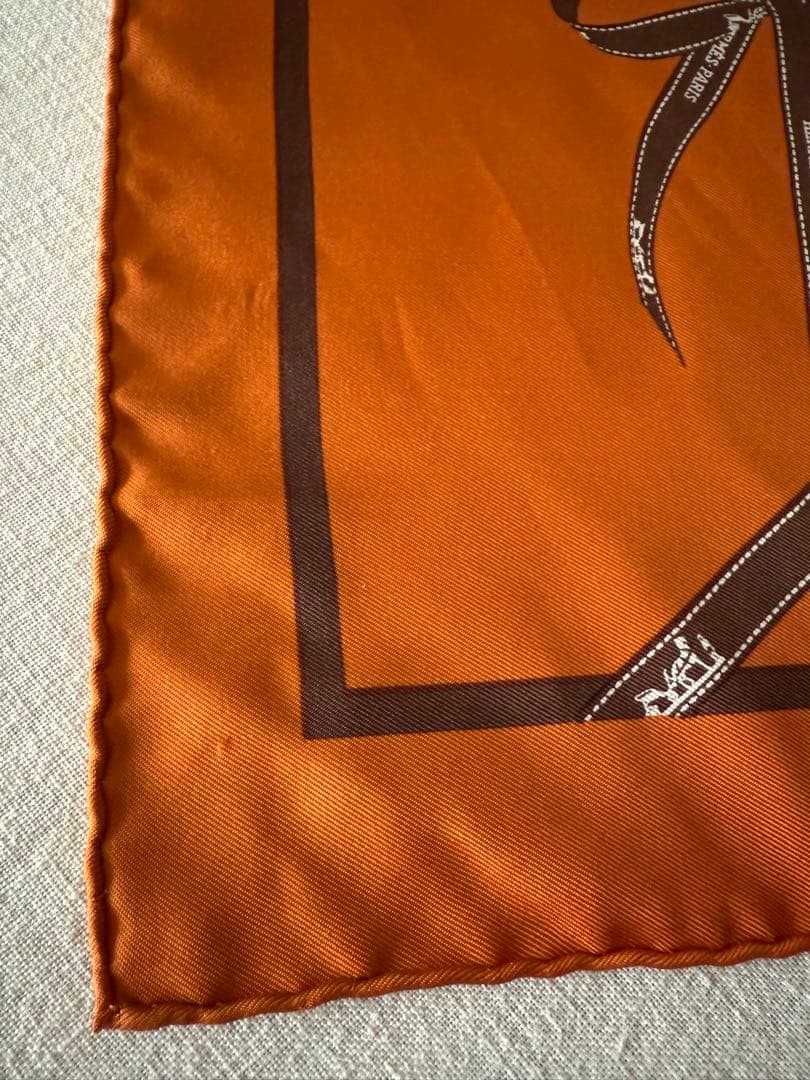 HERMES エルメス プチ　カレ　スカーフ ガヴロッシュ ボルデュックリボン