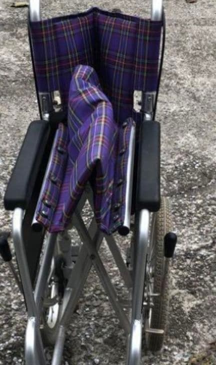 送料無料♿車椅子♿カワムラサイクル 人気の紫チェック色です。男女問わず使えます！