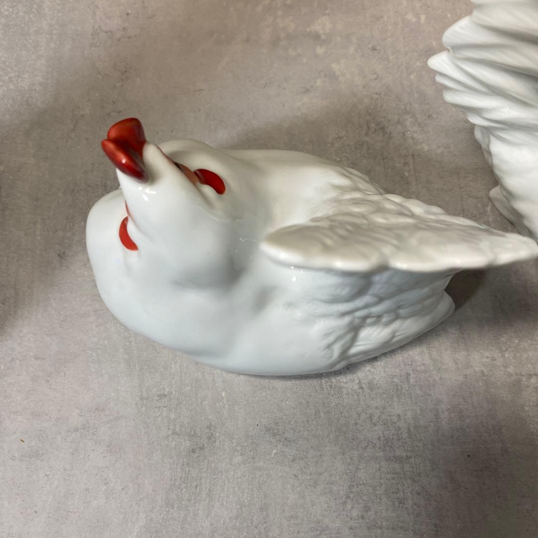 有田焼　在銘　勝山作　白磁鶏置物