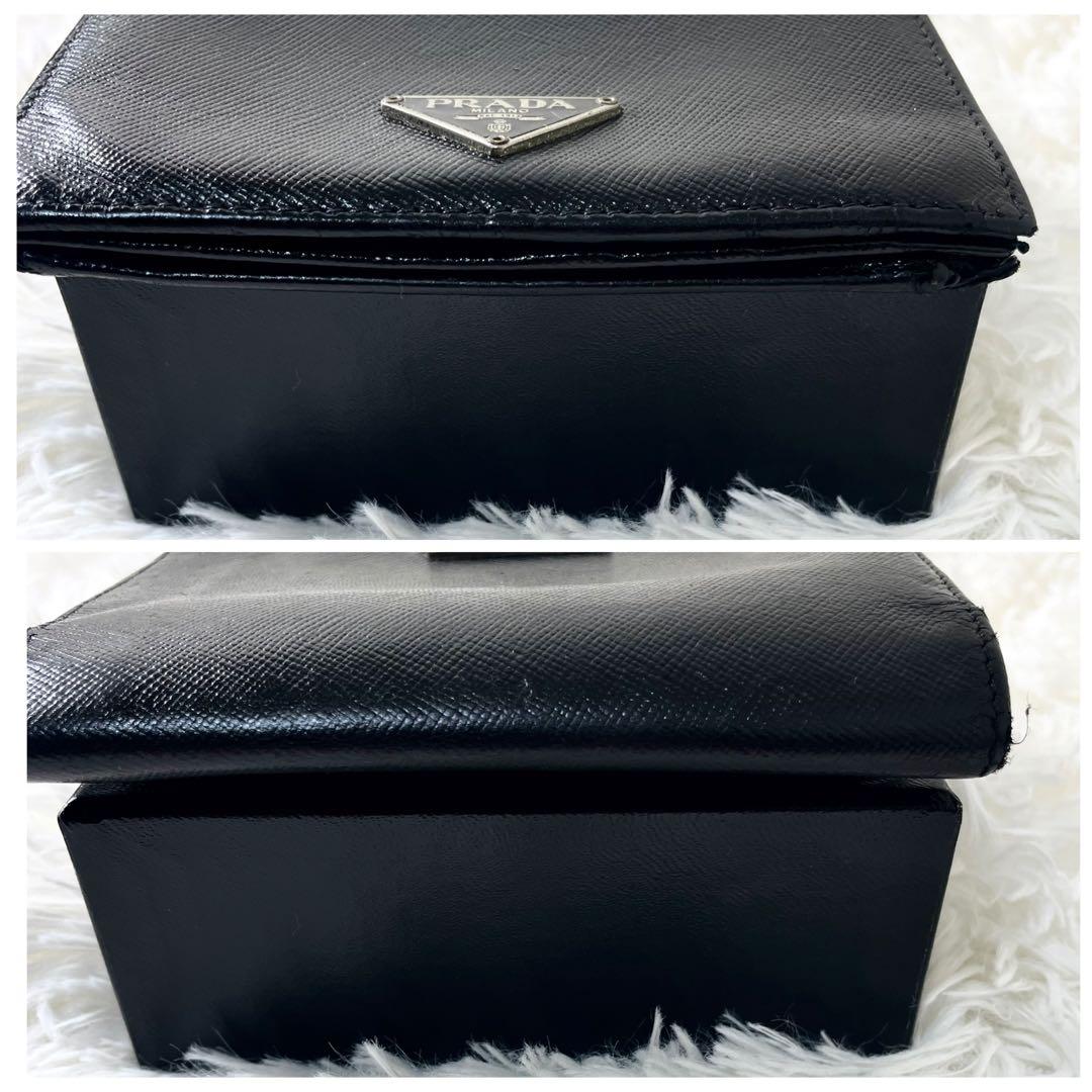 プラダ　PRADA 二つ折り財布　レザー　サフィアーノ　ブラック　黒