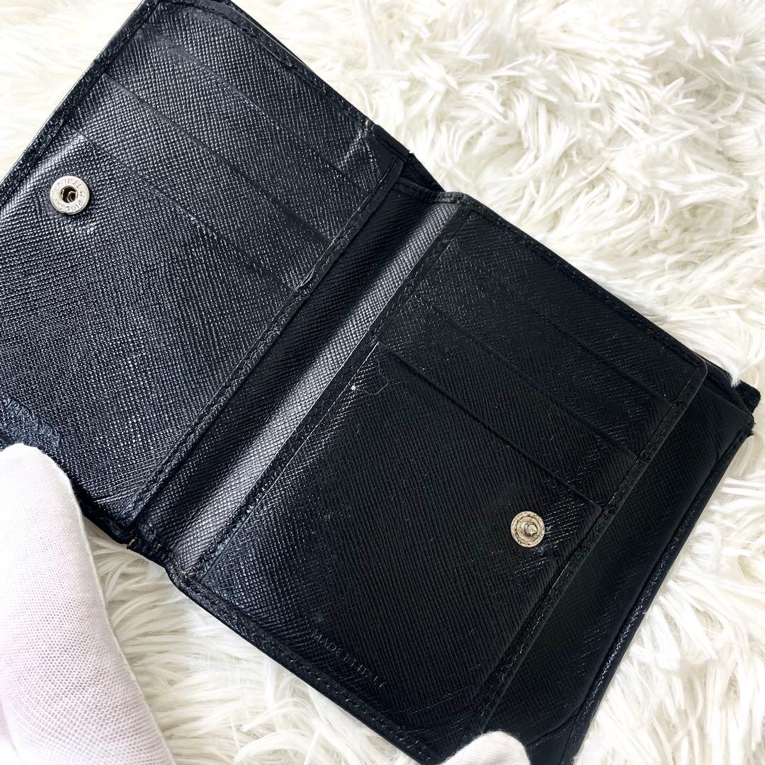 プラダ　PRADA 二つ折り財布　レザー　サフィアーノ　ブラック　黒