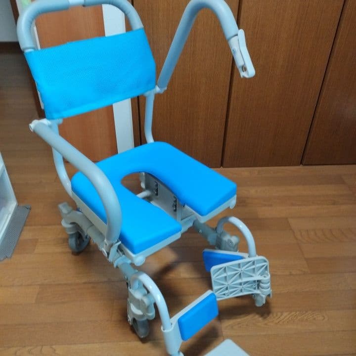 k*1様 uchie シャワーキャリー 四輪自在