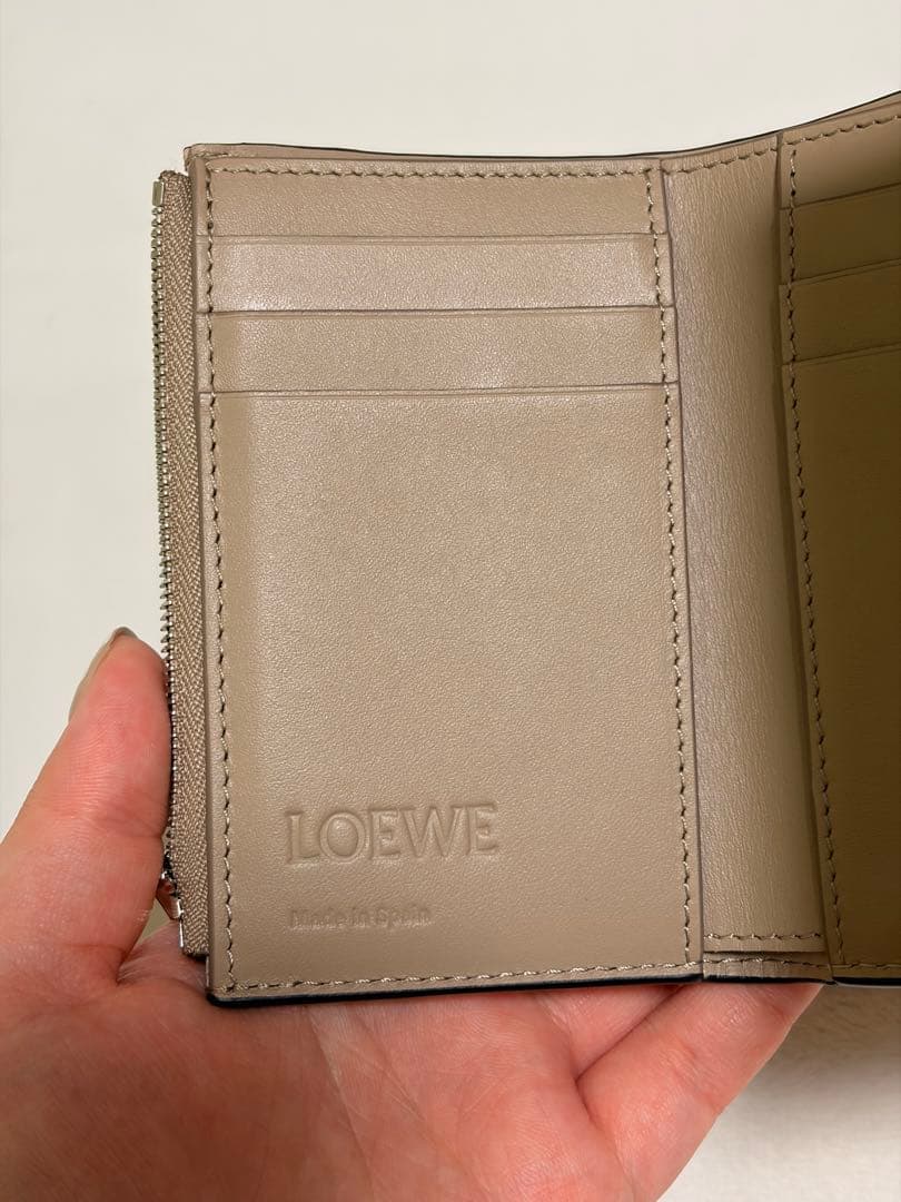 【最終お値下げ・美品】LOEWE アナグラムバーティカルウォレットスモール