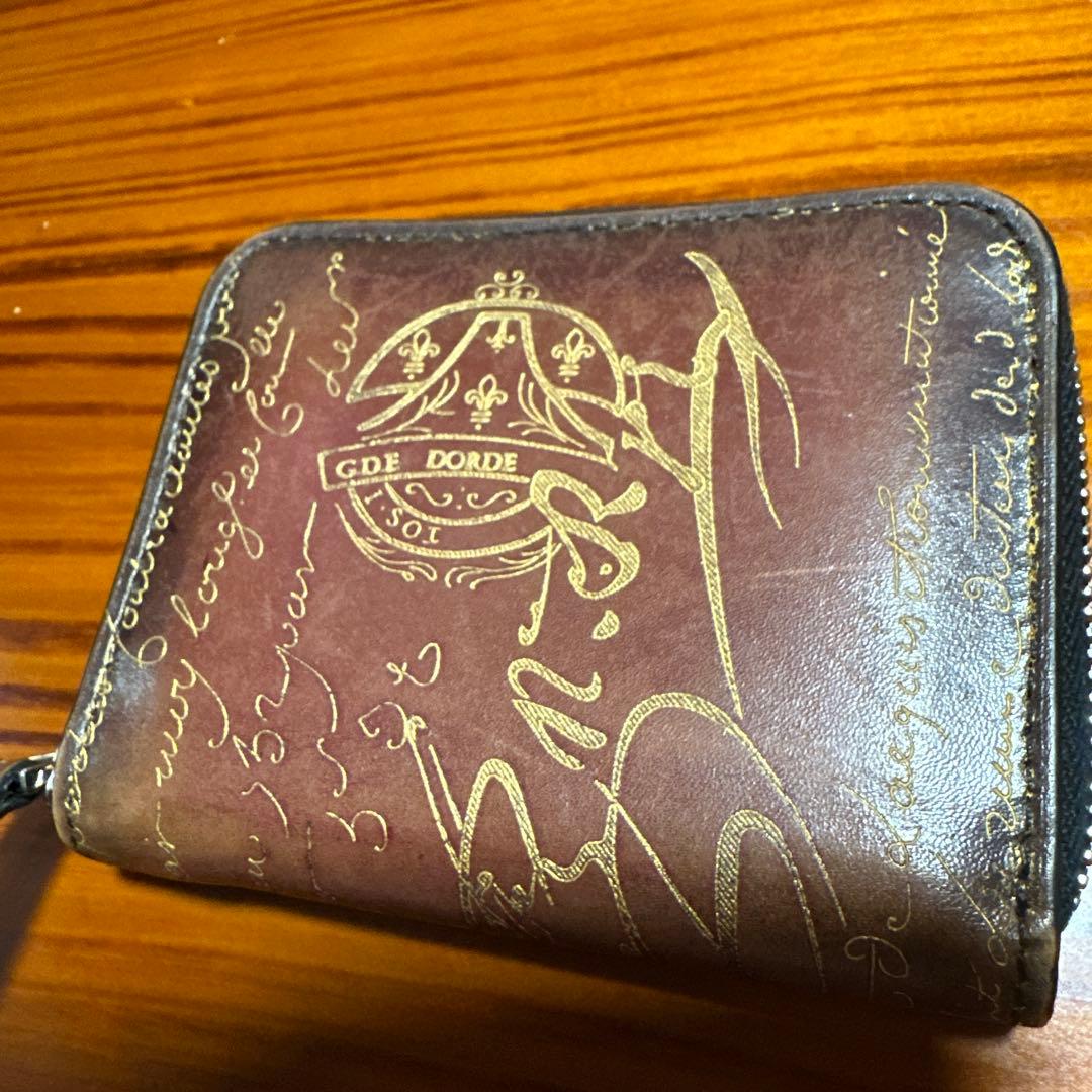 ベルルッティ　ジップ財布