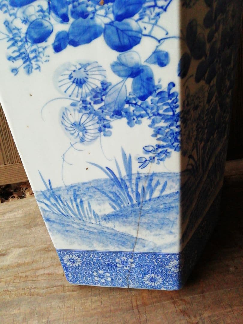 ♪昔の立ち火鉢、傘立て　瀬戸、染付花鳥