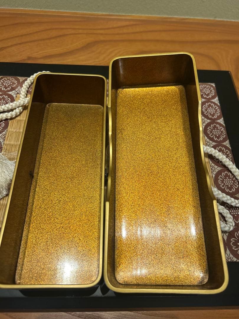 金蒔絵　美術品　金色の岩千鳥と波模様