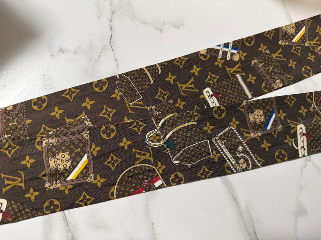 LOUIS VUITTON ルイヴィトン モノグラム　スカーフ