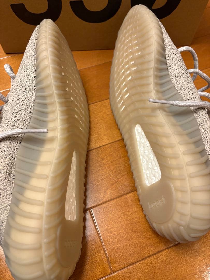 新品未使用 YEEZY BOOST 350 V2 イージーブースト
