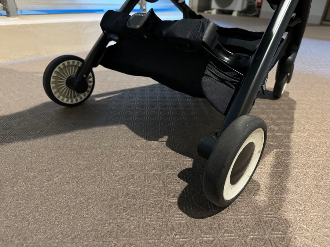 【美品】cybex LIBELLE ブラック軽量コンパ ベビーカー 23年モデル