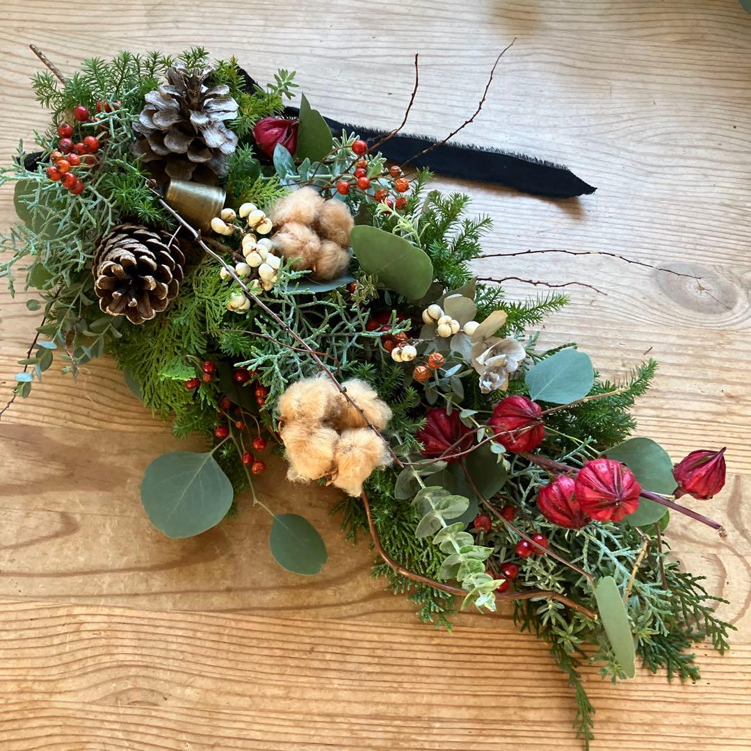 46㎝　コットンとローゼルのクリスマススワッグ　フレッシュ針葉樹　野バラの実