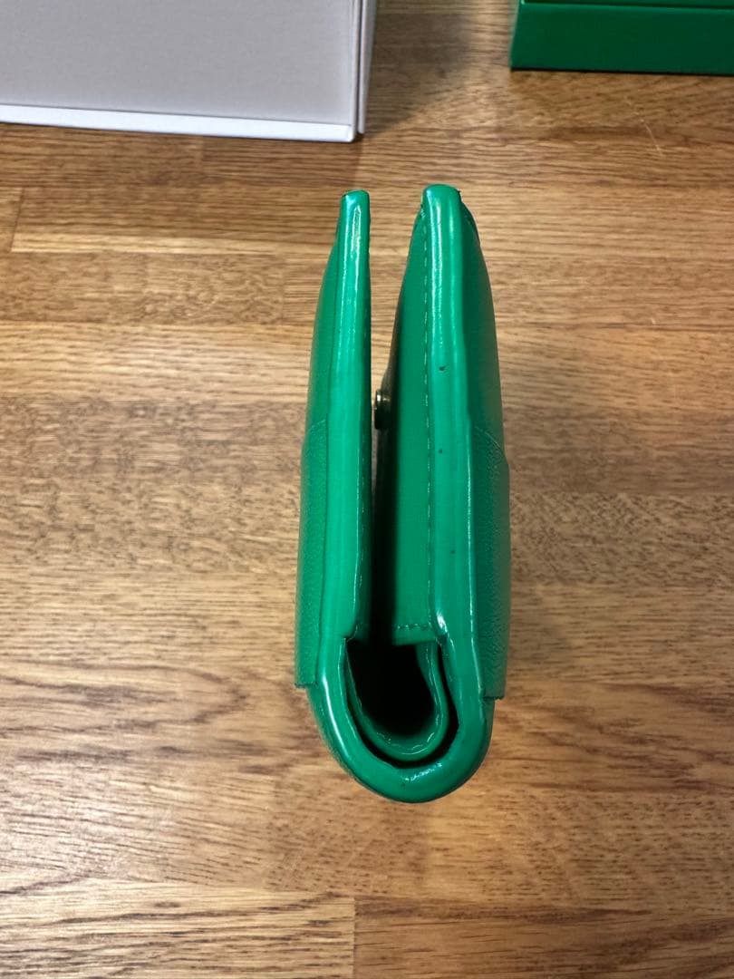 ボッテガヴェネタ カセット　コンパクトウォレット　二つ折り　箱あり
