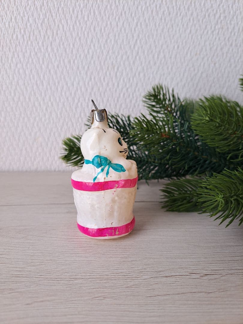 ソビエト　ガラスオーナメント　かごに入った猫ちゃん　クリスマスオーナメント