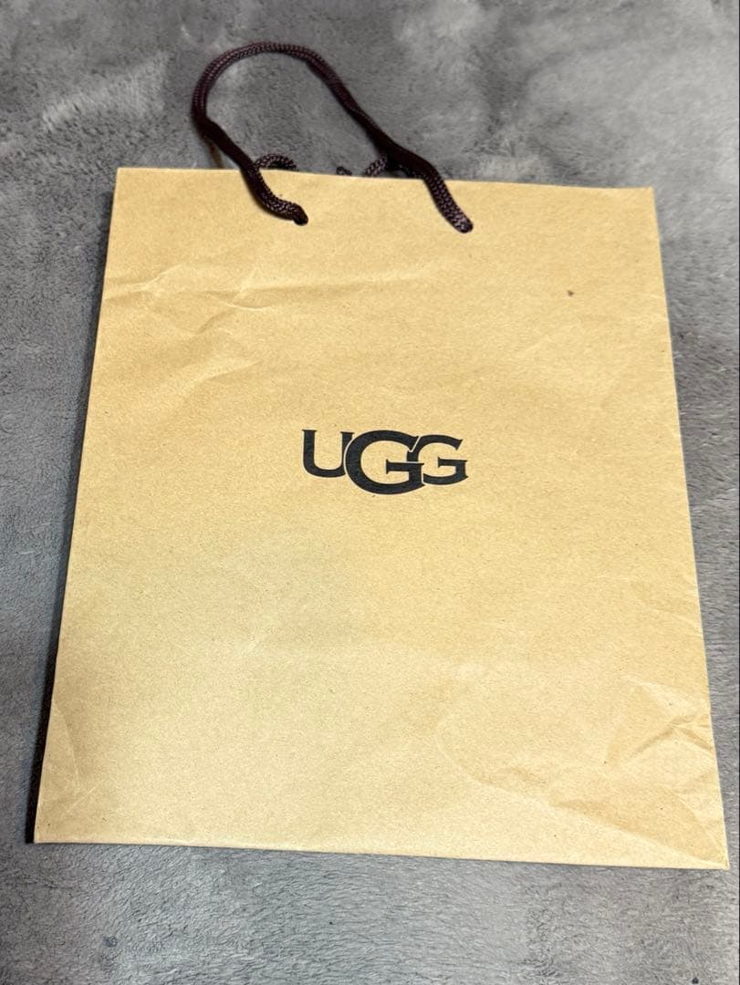 Kumiさま専用　UGG ブラックファー 耳あて