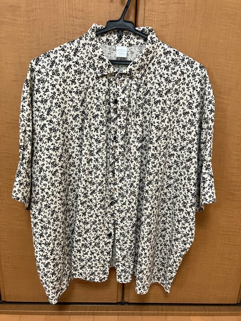 北欧暮らしの道具店　ヌーベル ドゥ パラディ / 花柄ブラウス　キナリ