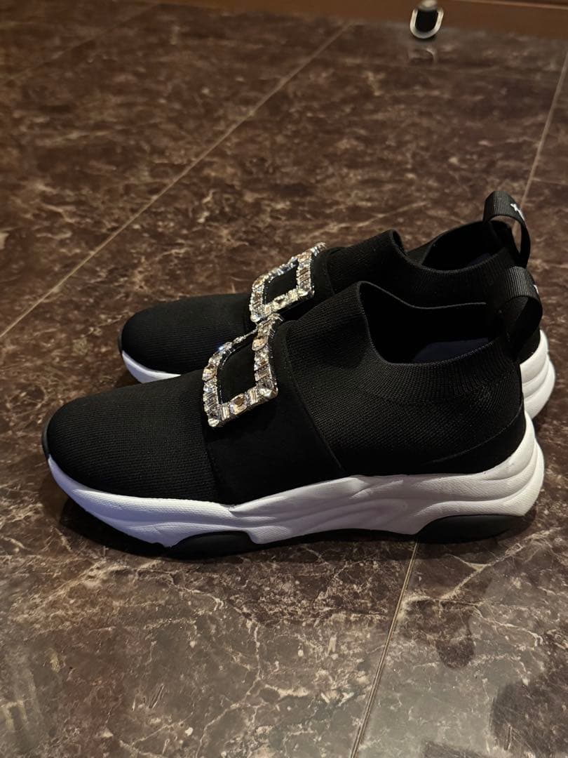 +diana クリスタルバックル　ニットソックススニーカー　ミッドカット丈