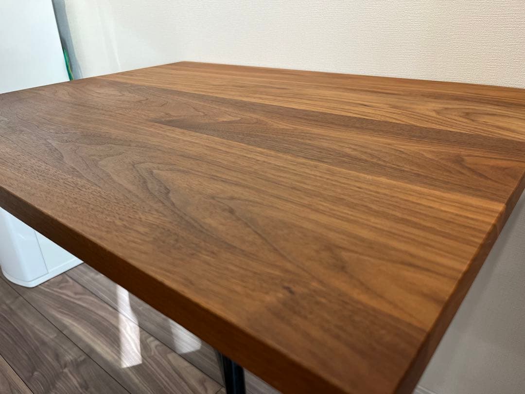 美品　グリニッチ　カフェテーブル　ウォールナット無垢材