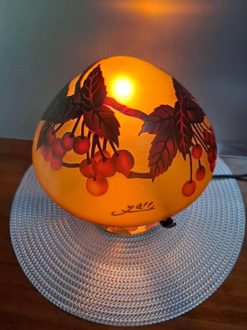 限定セール‼️アンティークガレ風キノコ型　テーブルランプ　被せガラス　サクランボ