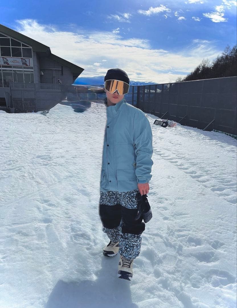 【限定値下げ】NOMADIK スノーボードウェア上下セット　Lサイズ