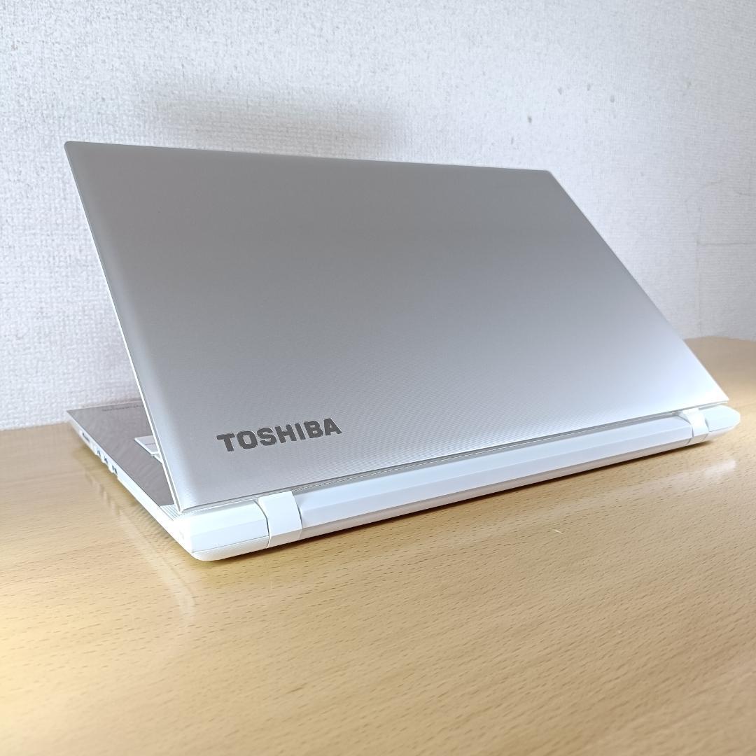 ノートPC Core i7 Windows11 SSD メモリ16GB 東芝 金