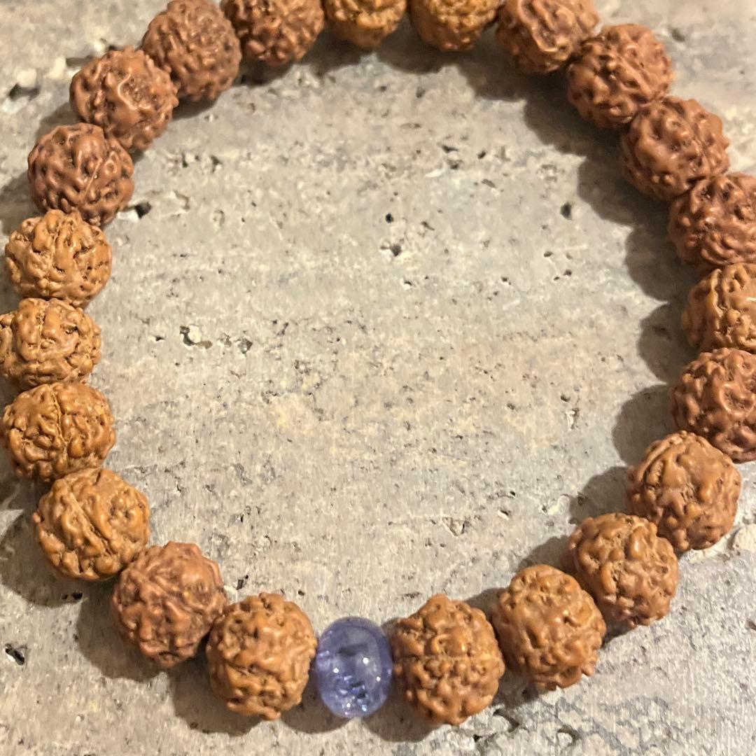 売約済み【内宇宙と繋がる】癒しと結界のお守り×タンザナイト✨浄化　瞑想　現実創造