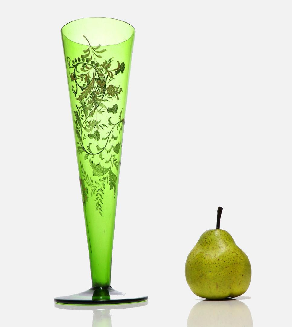 オールド・バカラ 1900年頃 緑硝子 31cm グラヴュール 金彩 大型 花瓶