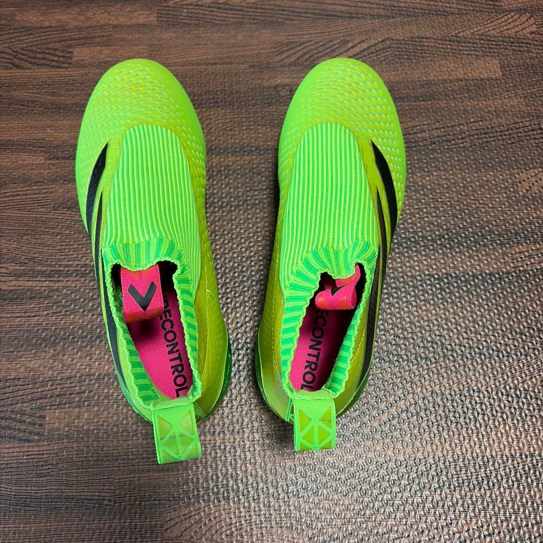 adidas サッカーシューズ スパイク グリーン