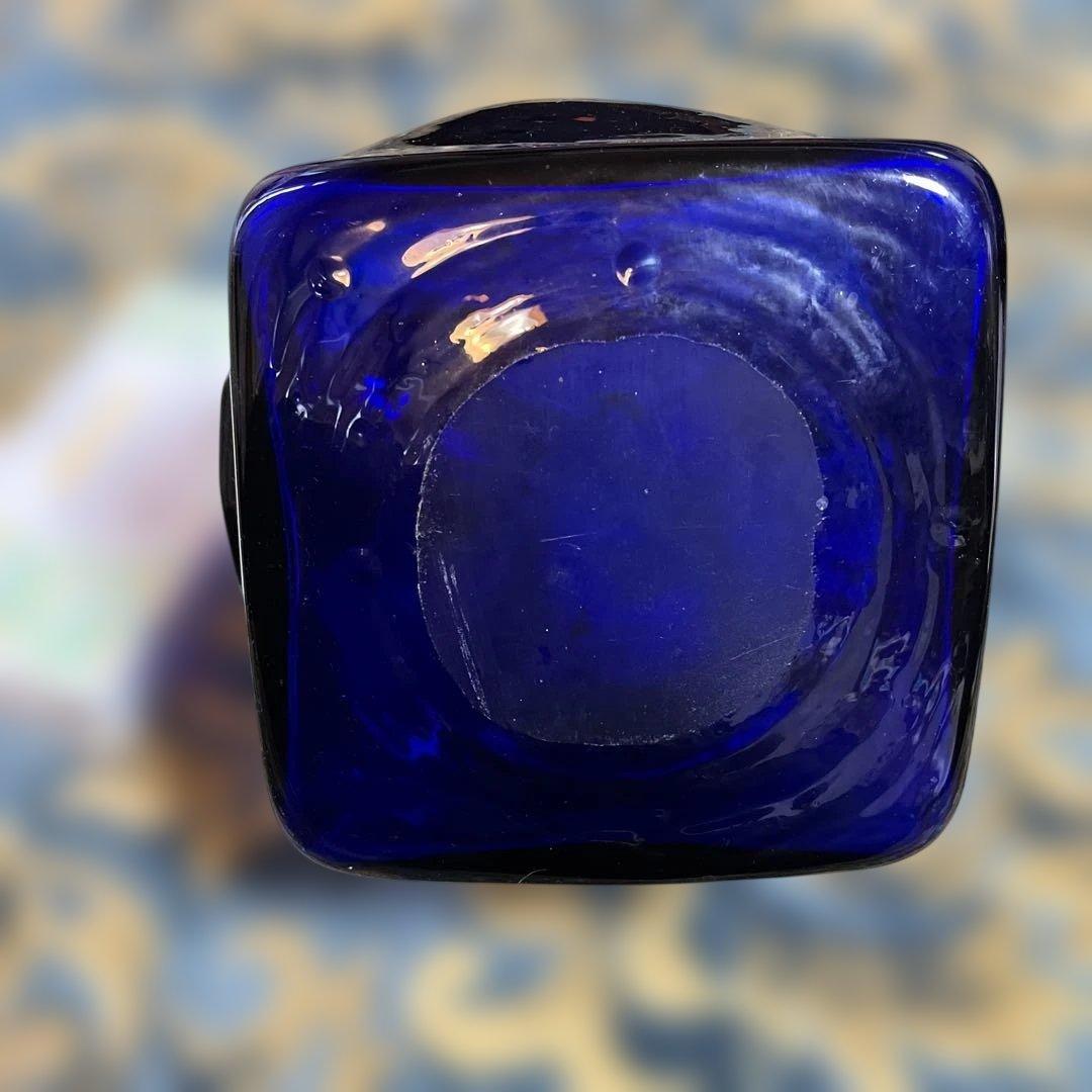 青いガラス製ハンドル付き花器　レトロ