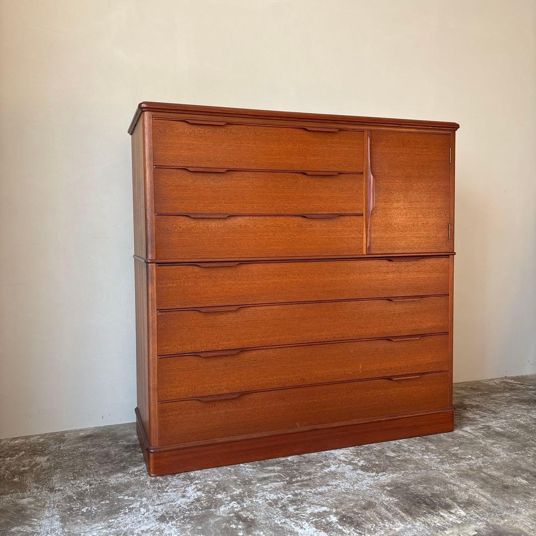 北欧デザインの整理箪笥　洋服ダンス　引き出し7杯　ドロワー　箪笥　天然木