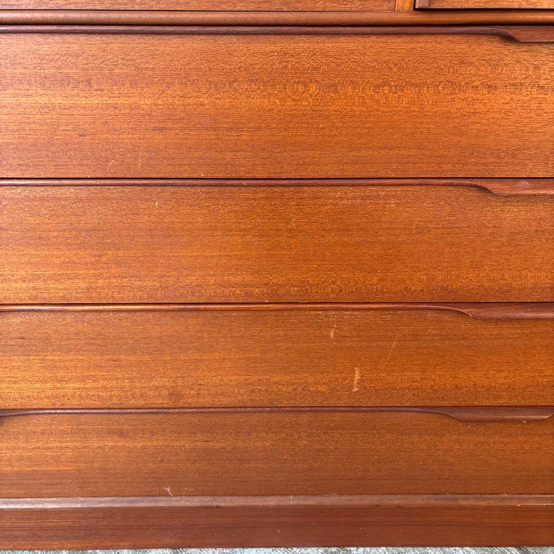 北欧デザインの整理箪笥　洋服ダンス　引き出し7杯　ドロワー　箪笥　天然木