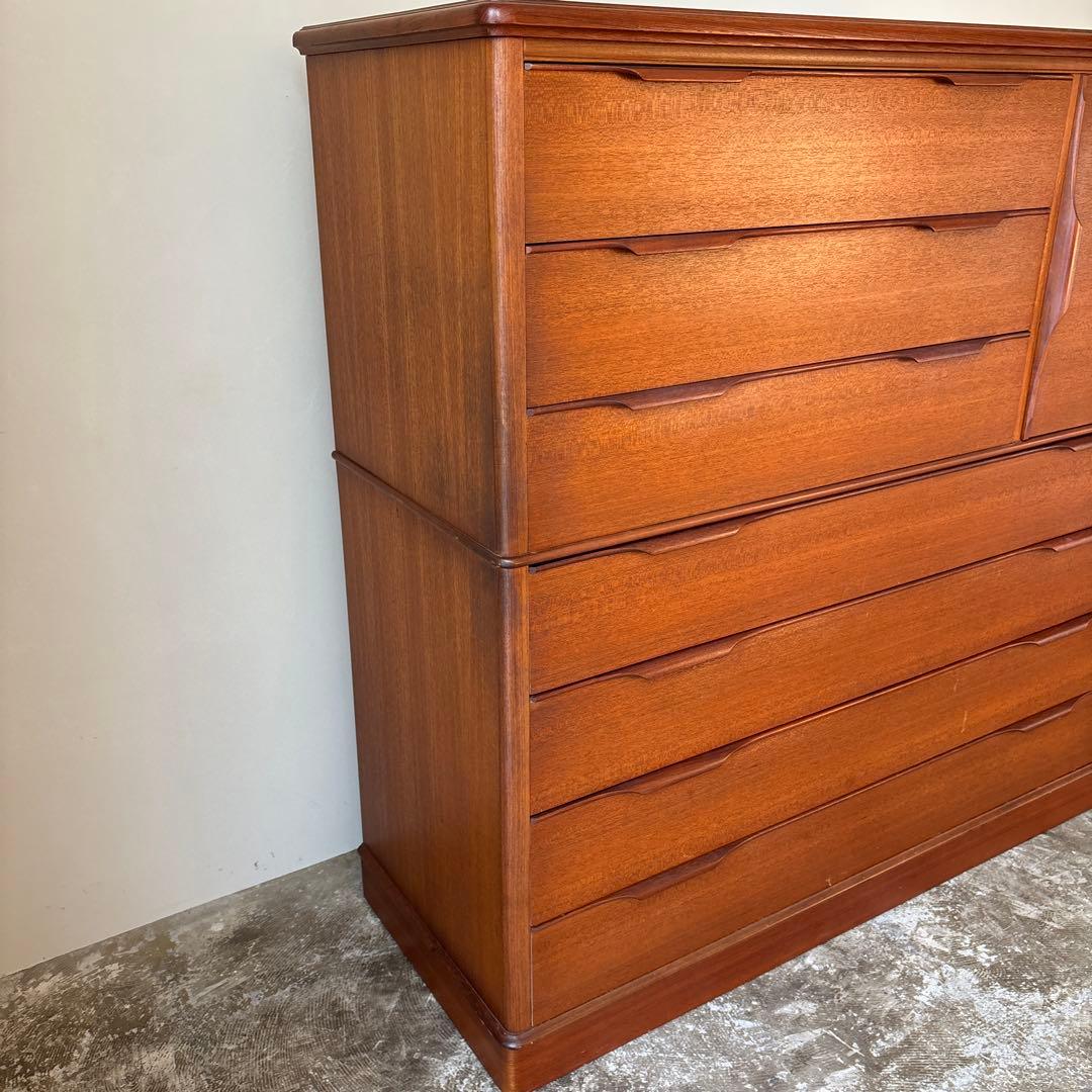 北欧デザインの整理箪笥　洋服ダンス　引き出し7杯　ドロワー　箪笥　天然木