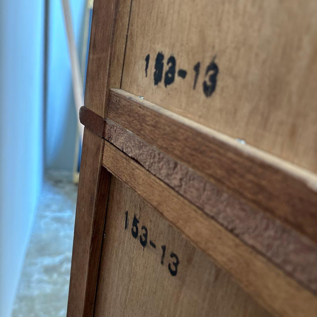 北欧デザインの整理箪笥　洋服ダンス　引き出し7杯　ドロワー　箪笥　天然木