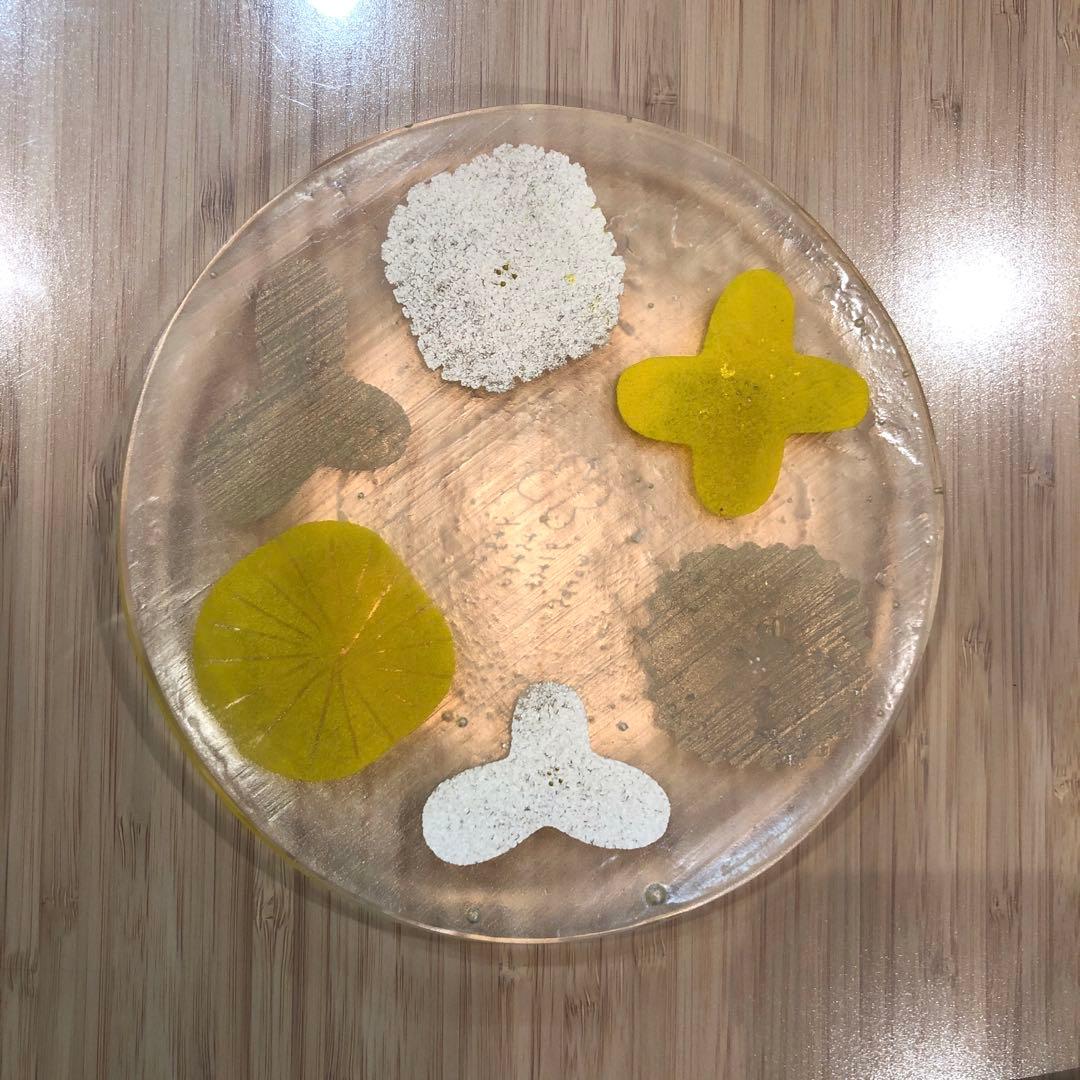 八木麻子さん　リース　花　プレート　ガラス　作家　黄色　イエロー　グレー　器　皿