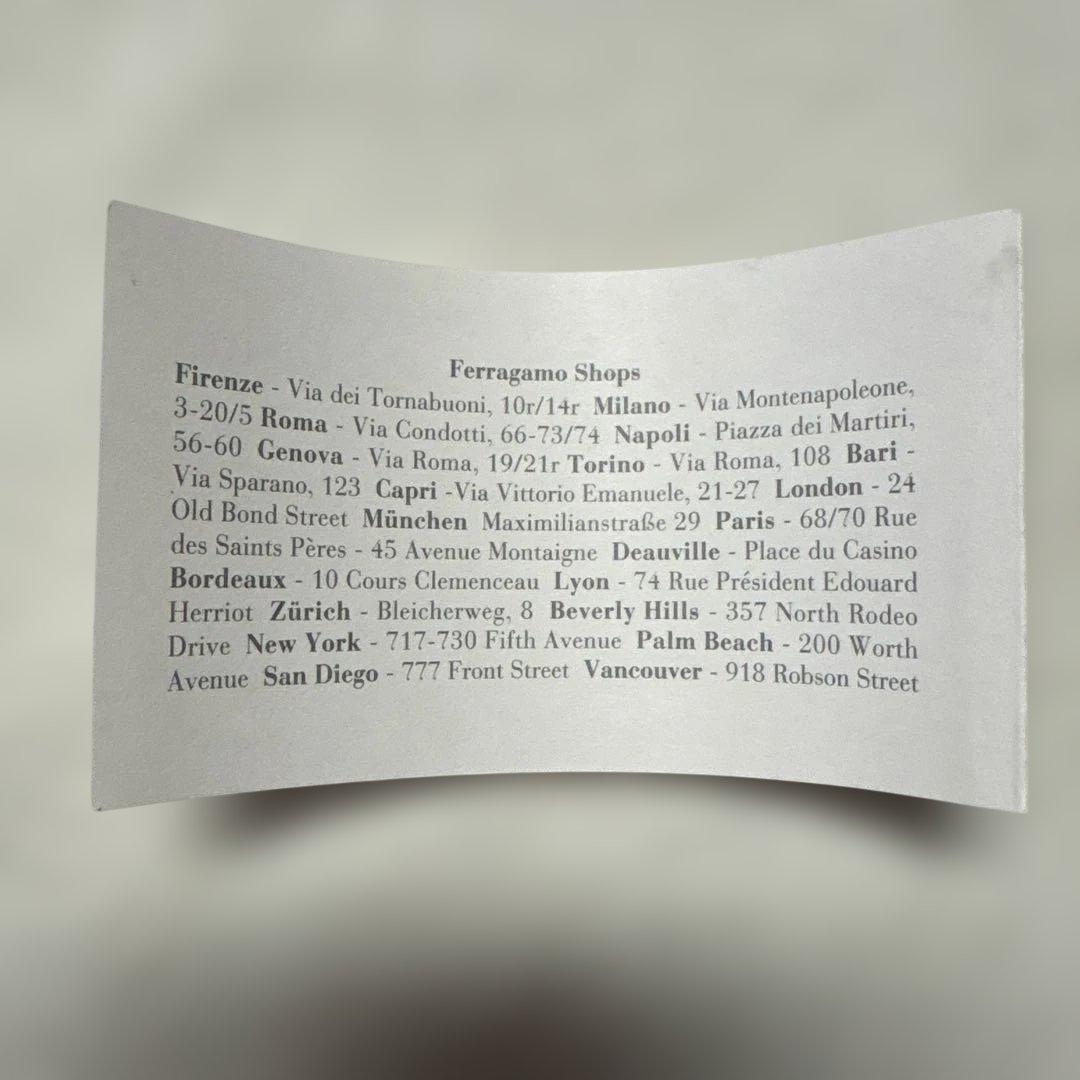 未使用　サルヴァートーレ フェラガモ ガンチーニ　ミニバック チャーム　レザー