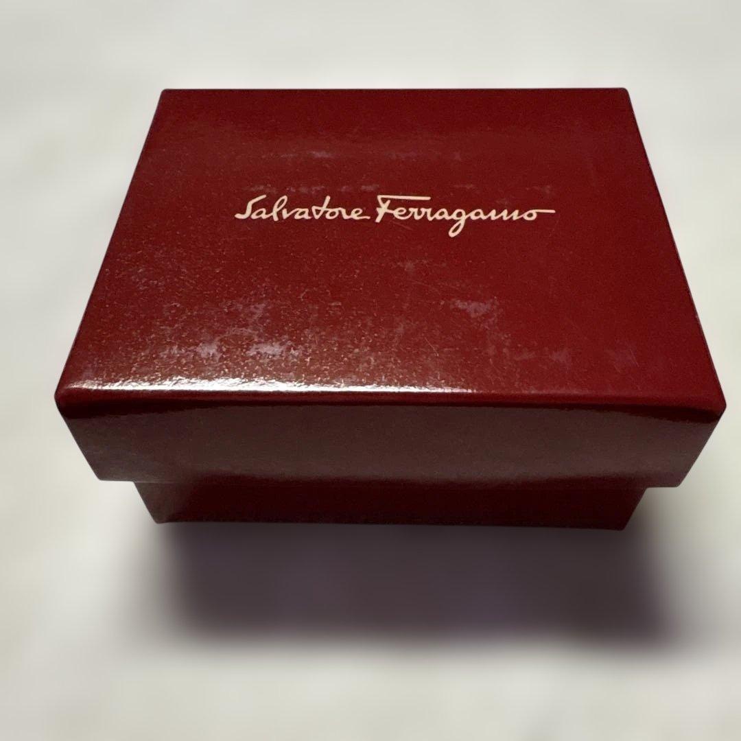 未使用　サルヴァートーレ フェラガモ ガンチーニ　ミニバック チャーム　レザー