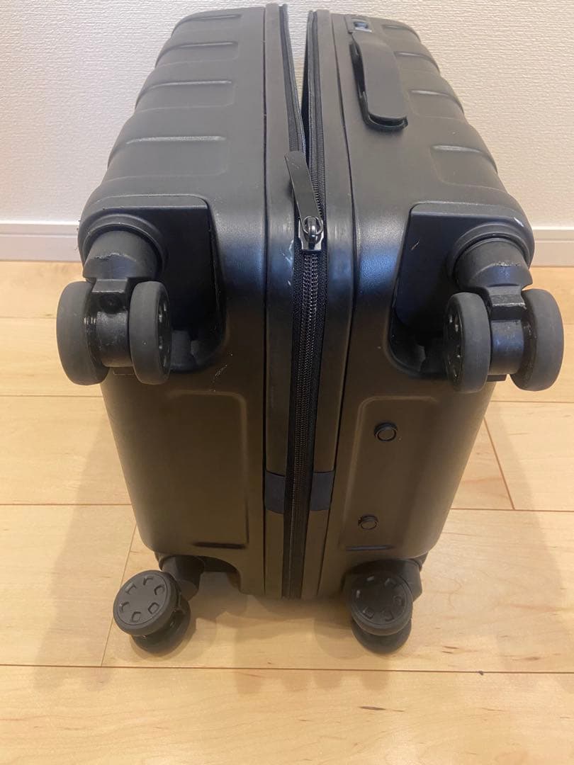 無印良品 バーを自由に調節できる ハードキャリーケース　36L