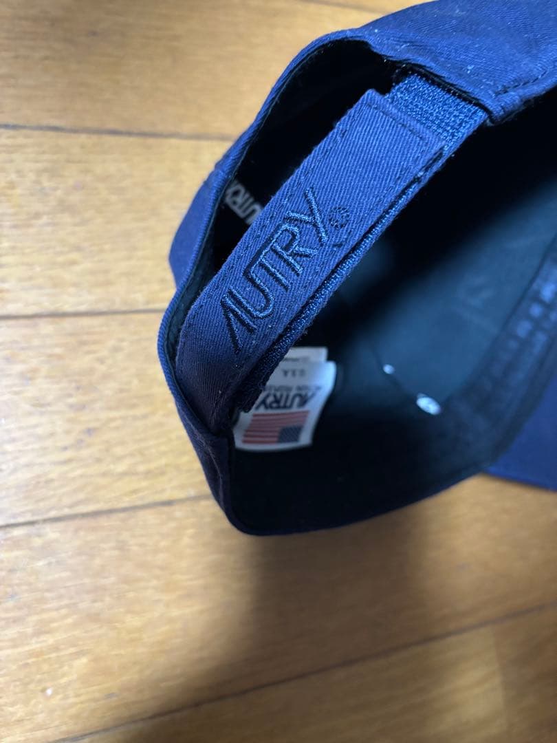 AUTRY キャップ　ネイビー