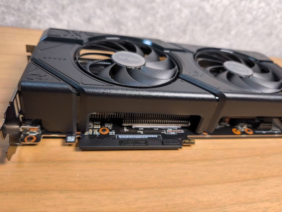 グラフィックボード・グラボ・ビデオカード ASUS Dual Radeon RX7800XT OC 16GB